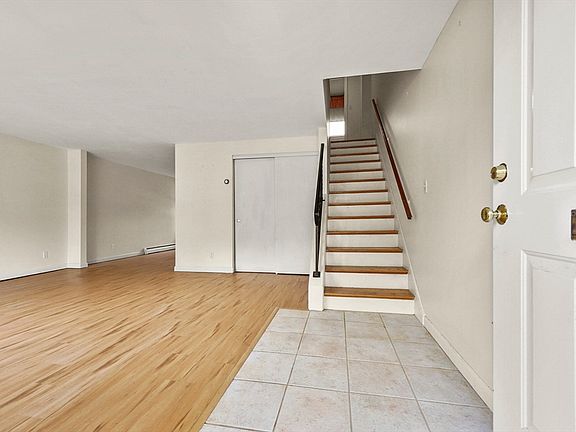 4th image of 56 Village Green Dr Unit 56