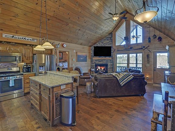 3rd image of 101 Hideaway Trl