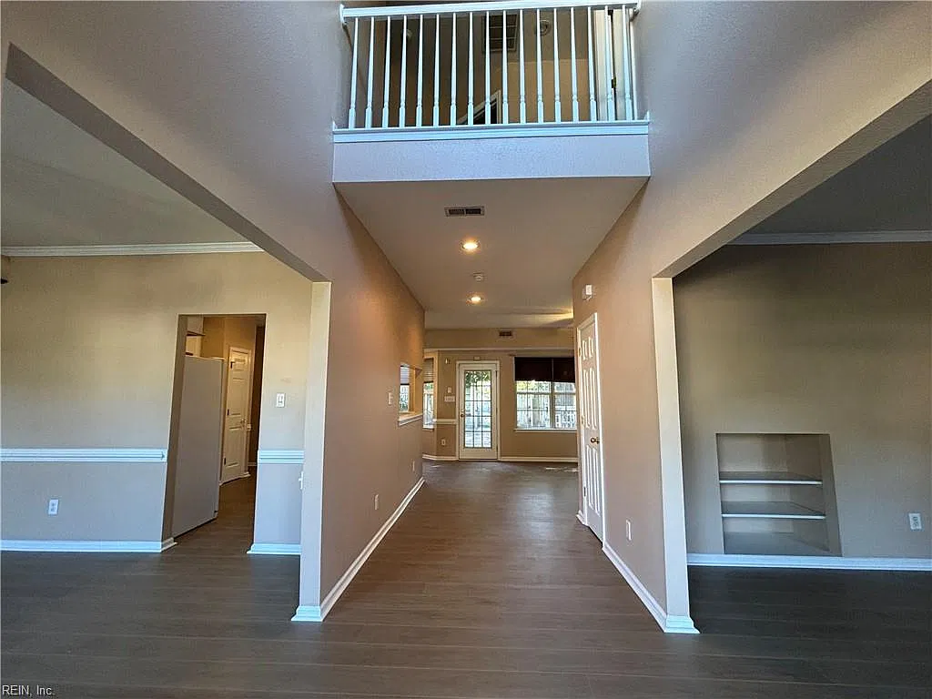 4 bed, 2.5 bath, 2280 sqft, $2,900 — Photo 4