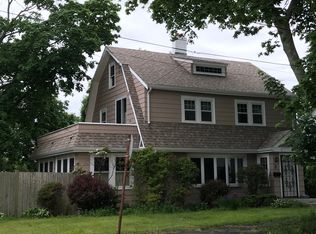 2 Charlotte Rd, Marblehead, MA 01945