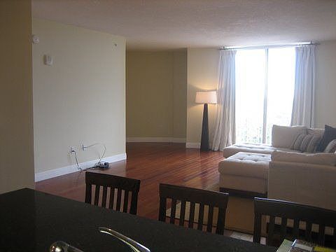 Great Room w/ Computer Alcove