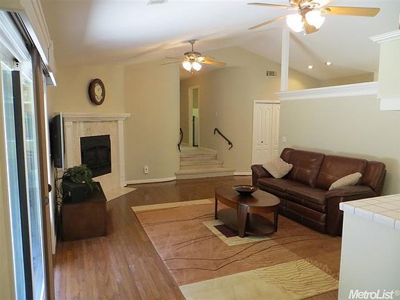5th image of 3617 Canoga Ln