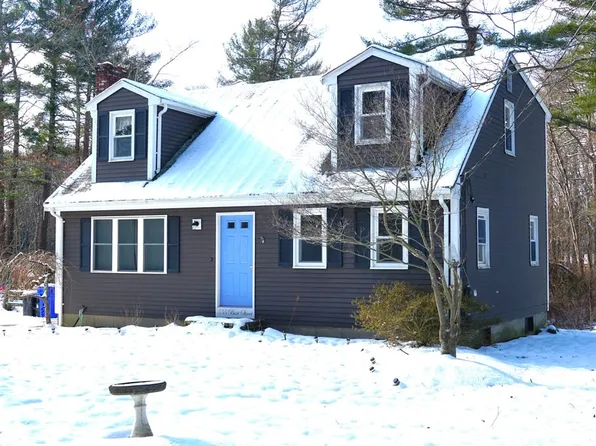 555 Burt St, Taunton, MA 02780