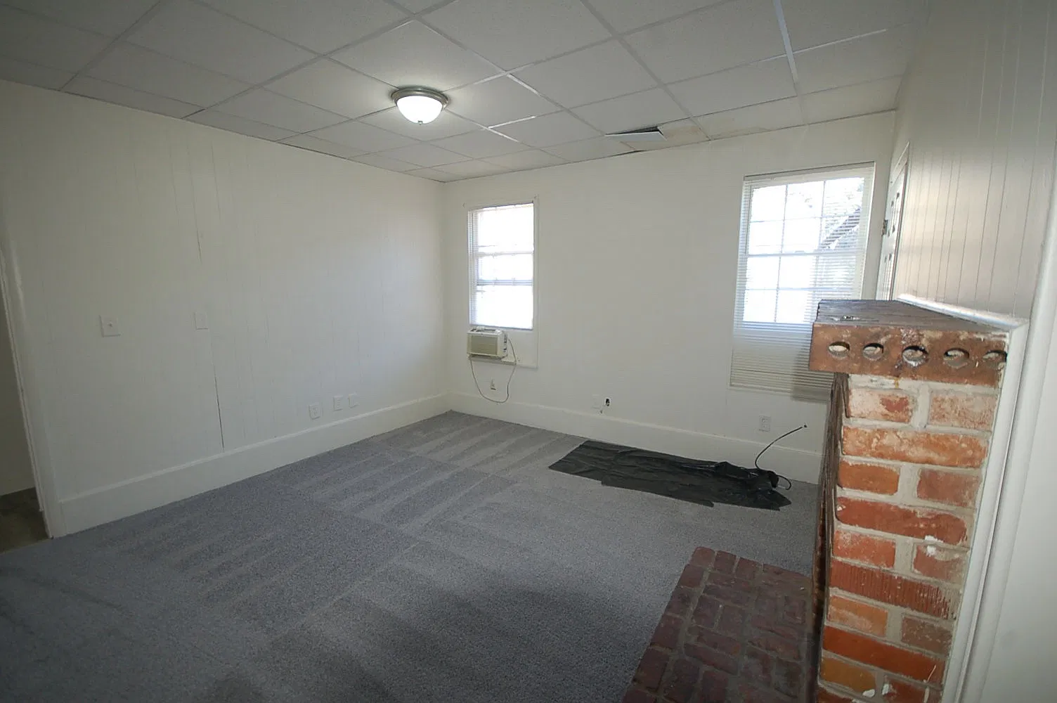 3 bed, 1.5 bath, 2304 sqft, $3,600 — Photo 4