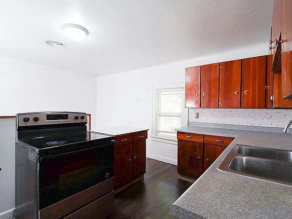 4th image of 489 Whitall St #2