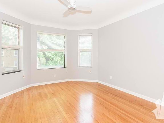 4th image of 4900 N Seeley Ave #2C