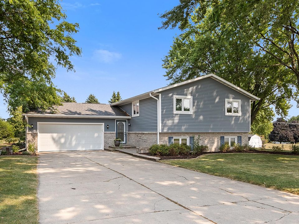 1st image of 3893 Terrace Cir