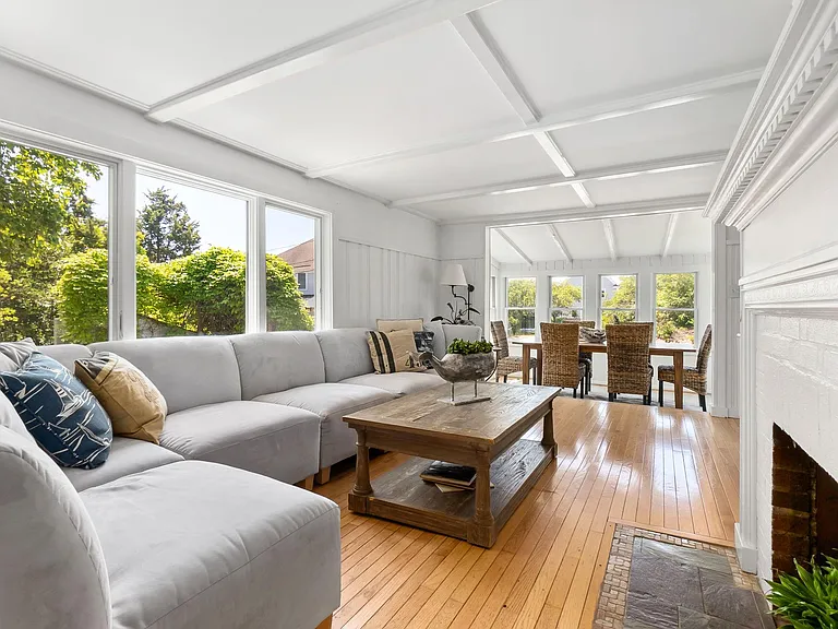 12 Girard Way — Photo 2