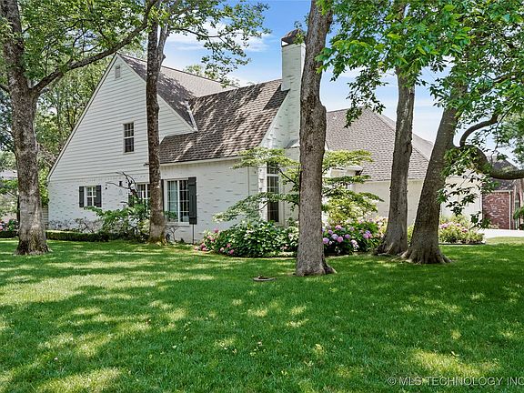 3rd image of 8903 S Kingston Ave