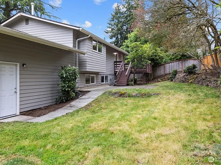 612 153rd Ave NE — Photo 30