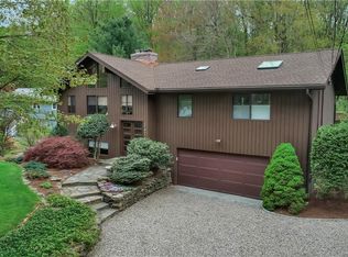 247 Pinewood Trl, Trumbull, CT 06611
