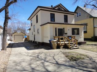 8 6th St SE, Watertown, SD 57201