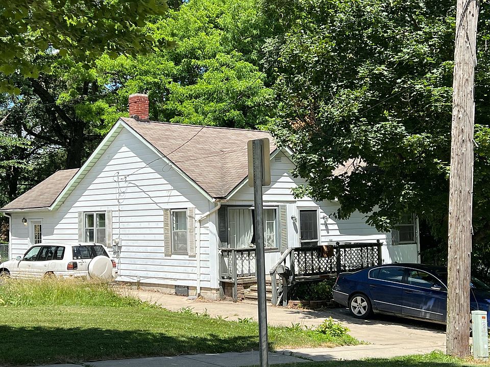 828 W Washington St, Ionia, MI 48846 Zillow
