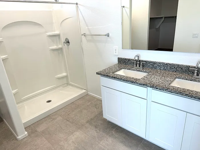 1567 E Fletcher Dr — Photo 14