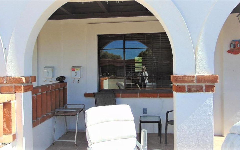 1st image of 210 W Camino Manzana