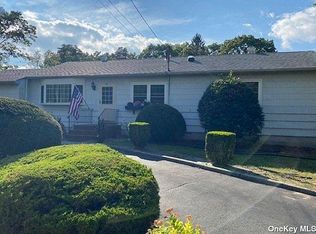 468 Ferndale Blvd #1, Islip, NY 11751
