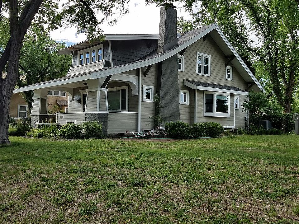 Corner lot
