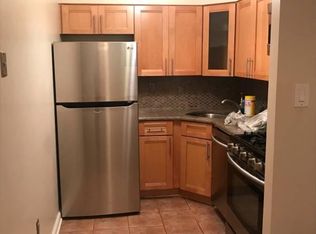 6805 242nd St APT 3R, Douglaston, NY