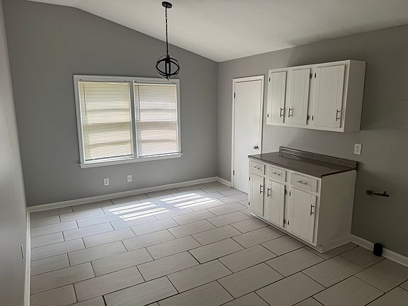4th image of 2058 Willow Wood Ave