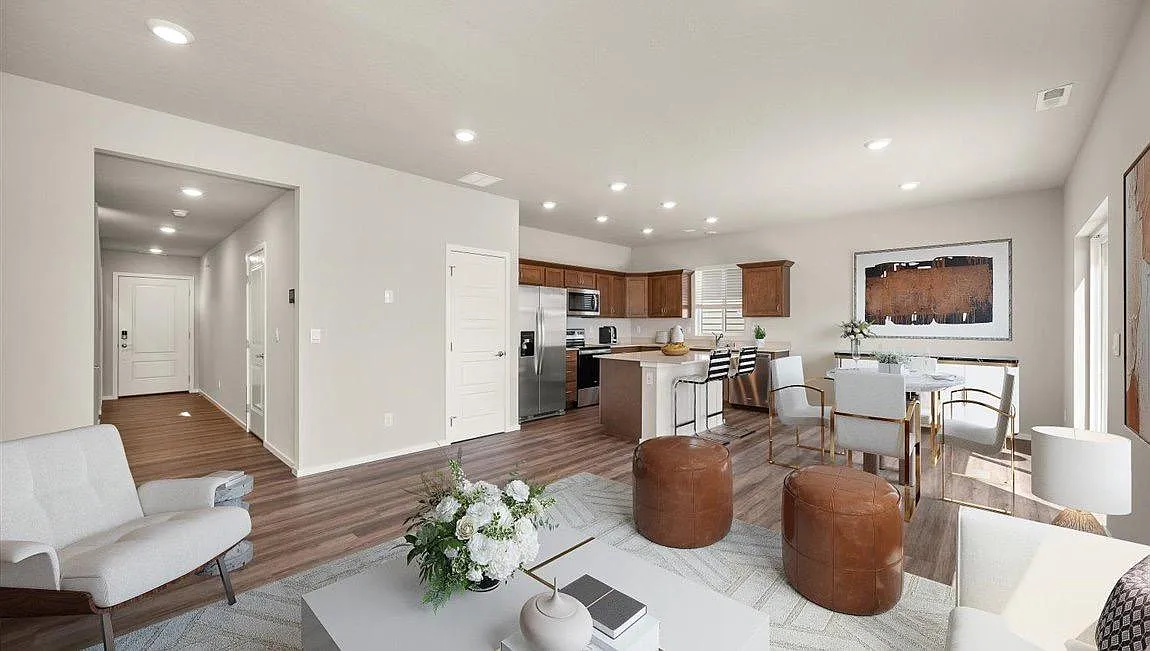 4 bed, 1745 sqft, $2,800 — Photo 3