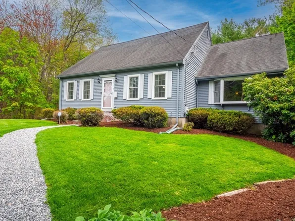 35 Blueberry Ln, Reading, MA 01867