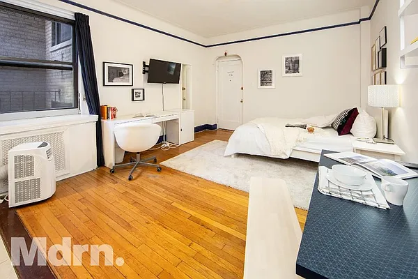 Rented by Mdrn Residential | media 31