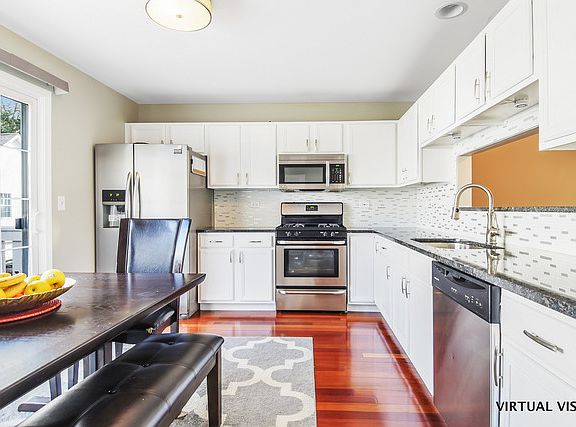 5th image of 7237 Flagg Creek Dr