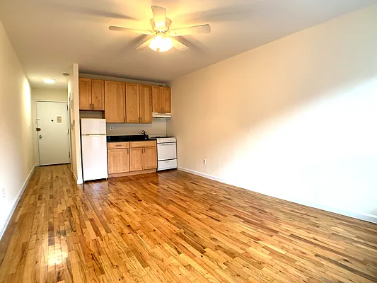 Rented by Bond New York | media 3