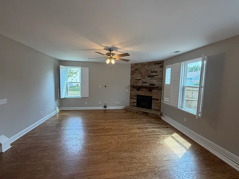 1168 Amelia Park Dr — Photo 9