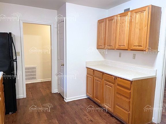 5th image of 609 Griffiss St