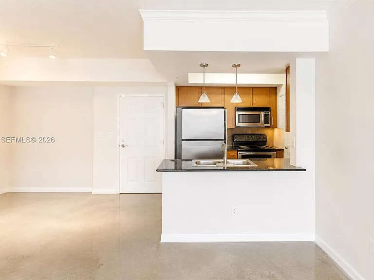2000 N Bayshore Dr #1509 — Photo 2