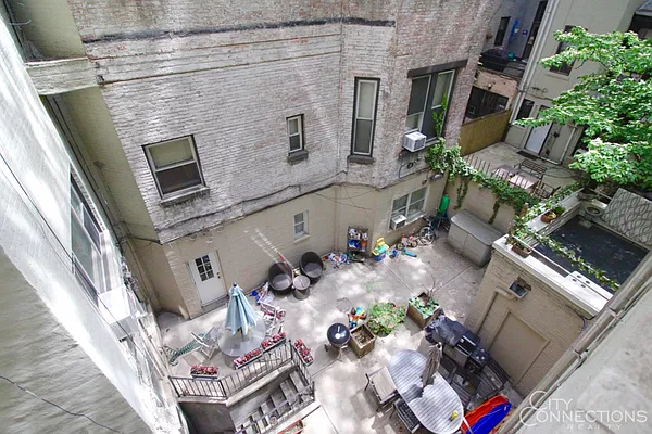 Rented by City Connections Realty | media 16