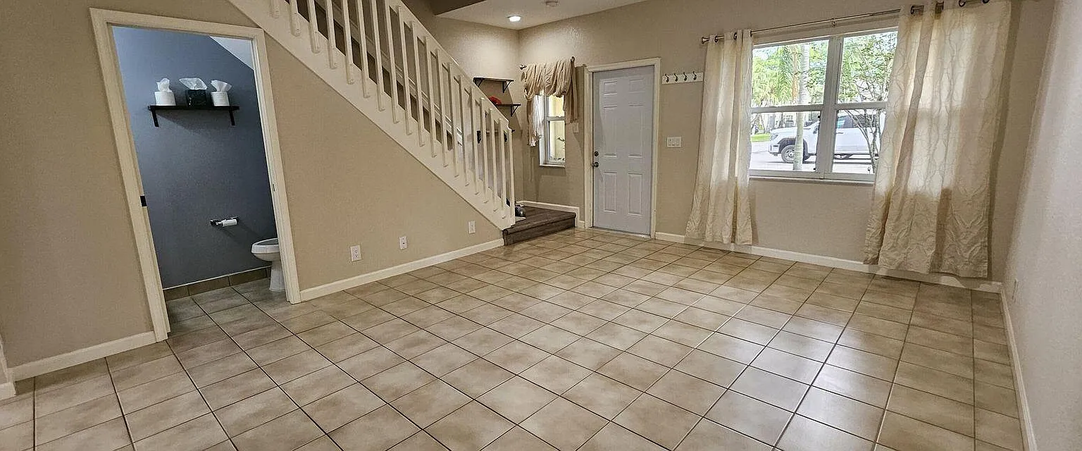 2 bed, 2.5 bath, 1062 sqft, $3,200 — Photo 3