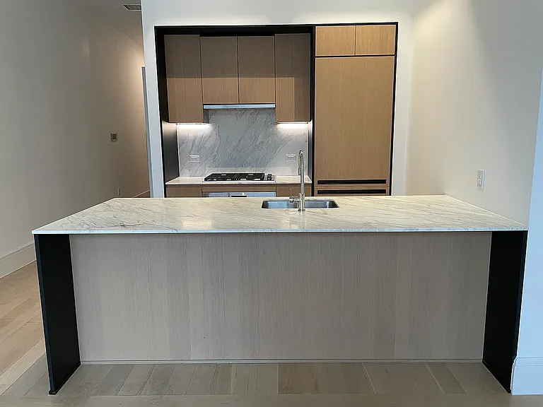 215 E 19th St #5K — Photo 16