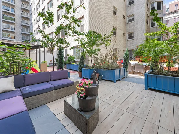 400 East 77th Street 1CD image 16 of 17