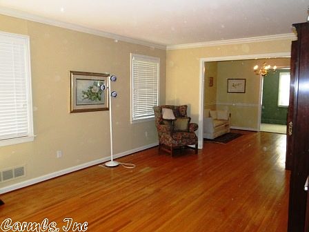 3rd image of 14 White Oak Ln