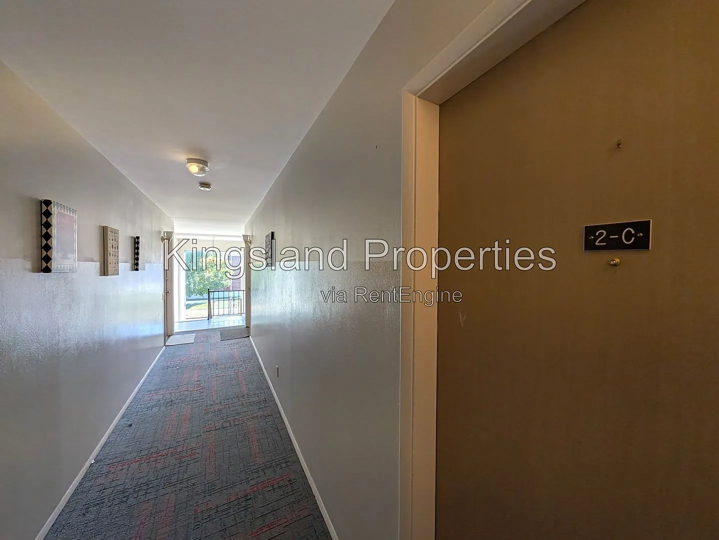 2 bed, 1.0 bath, 710 sqft, $995 — Photo 2