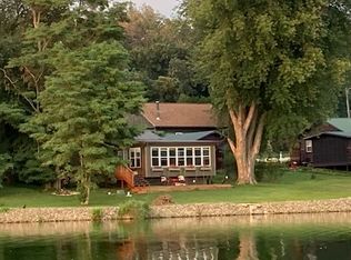 2136 Pine Bend Dr, Garwin, IA 50632
