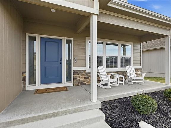 4th image of 2121 Sycamore St