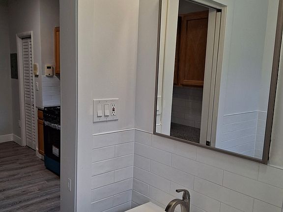 4th image of 19 Orchard St APT 3
