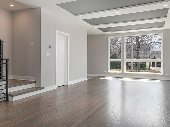 3rd image of 9690 Ivanhoe Ave