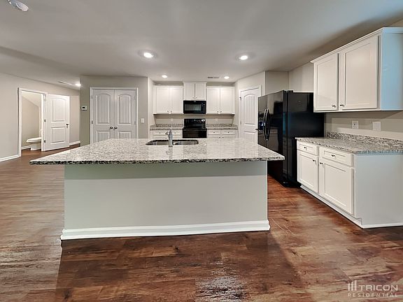 5th image of 340 Waterstone Dr