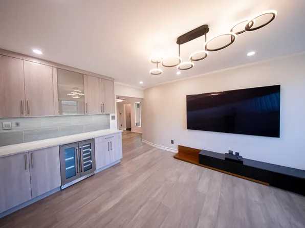 2531 East 7th Street image 7 of 37