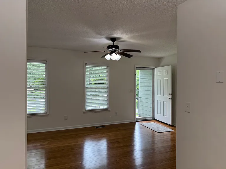 106 Lindsey Ct NE — Photo 6