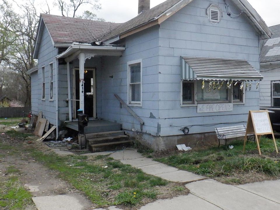 1st image of 1410 S Western Ave