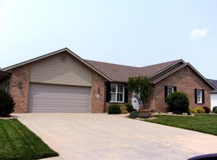 25 Warbler Dr, Highland, IL 62249