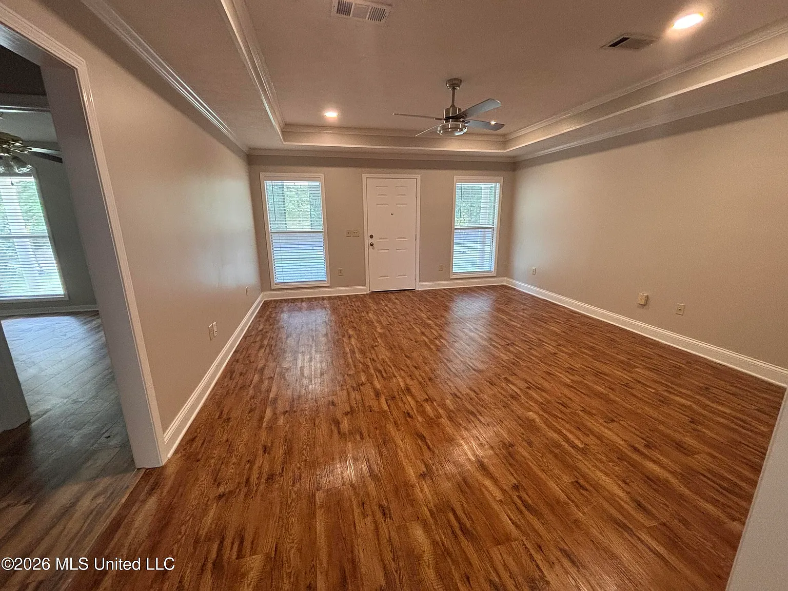 3 bed, 2.0 bath, 1560 sqft, $2,150 — Photo 2