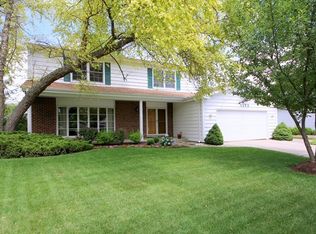 1173 Tamarack Ln, Libertyville, IL 60048