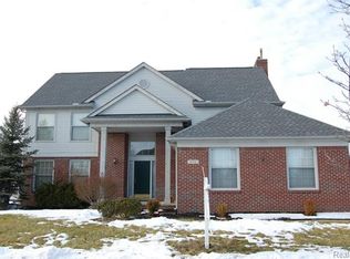 670 Highlands Dr, Canton, MI 48188
