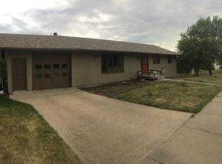 2201 Buffalo St, Pierre, SD 57501